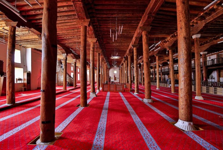 Sivrihisar Grand Mosque: A Medieval Wooden-Hypostyle Mosque in Türkiye