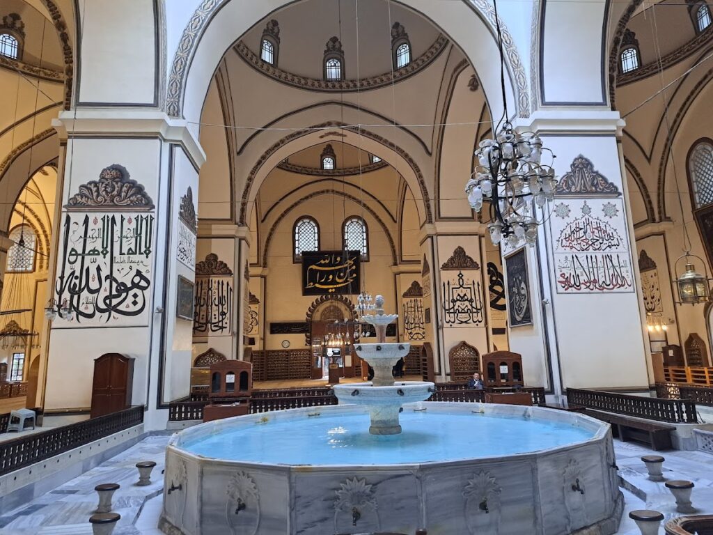 Bursa Grand Mosque: An Early Ottoman Congregational Mosque in Türkiye 3 Bursa Grand Mosque