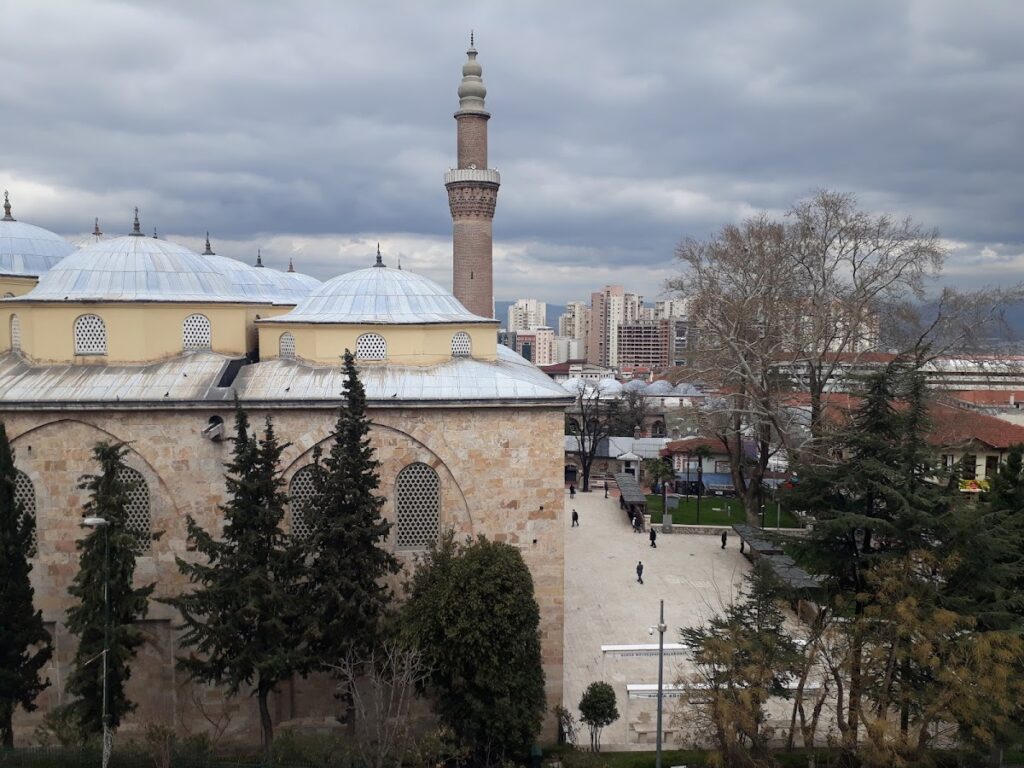 Bursa Grand Mosque: An Early Ottoman Congregational Mosque in Türkiye 5 Bursa Grand Mosque
