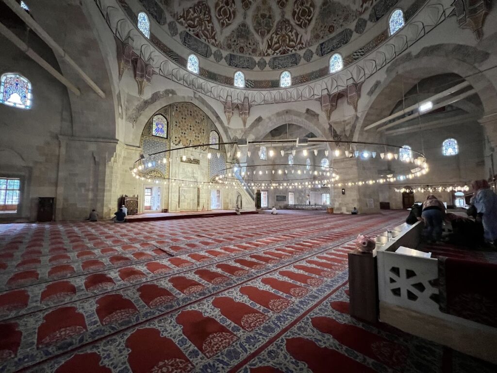 Sherefeli Mosque: A Fifteenth-Century Ottoman Mosque in Edirne 2 Sherefeli Mosque