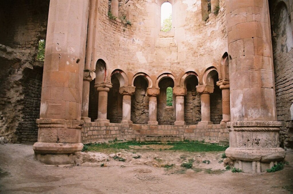 Ishkhani: A Medieval Georgian Monastic and Cultural Center in Türkiye 3 Ishkhani