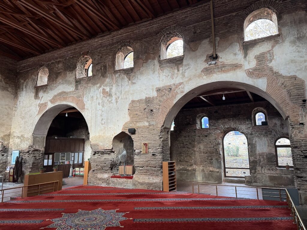 Hagia Sophia, Iznik: A Byzantine Basilica and Ottoman Mosque 1 Hagia Sophia, Iznik