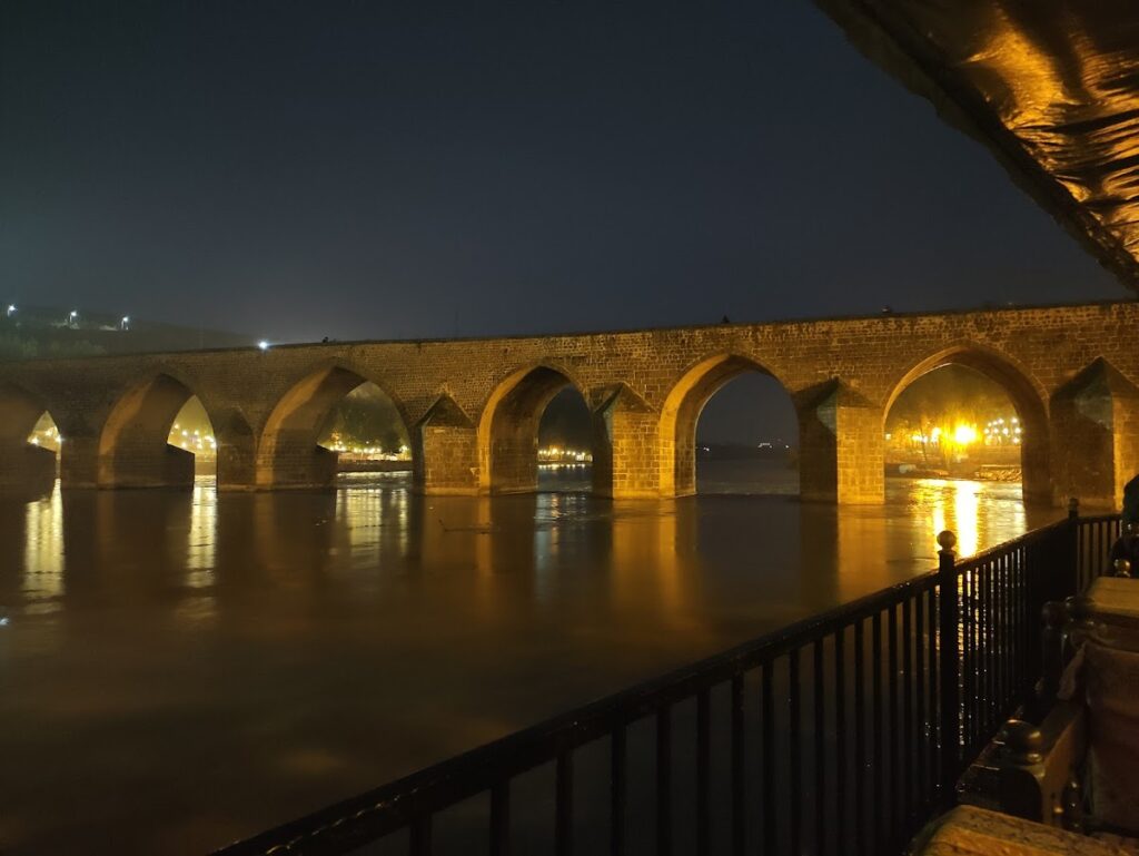 Dicle Bridge: A Historic Ten-Arch Crossing of the Tigris River 3 Dicle Bridge