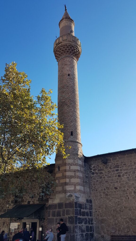 Afyonkarahisar Grand Mosque: A Medieval Wooden-Hypostyle Mosque in Türkiye 1 Afyonkarahisar Grand Mosque