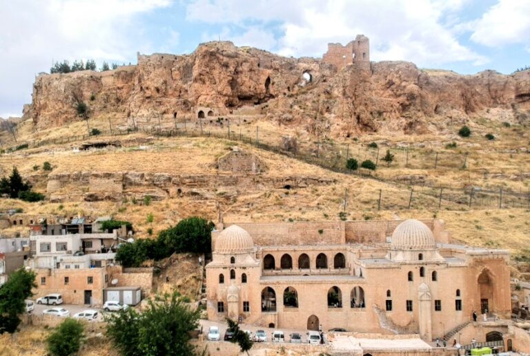Mardin Zinciriye Medresesi: An Artuqid Madrasa and Religious Complex