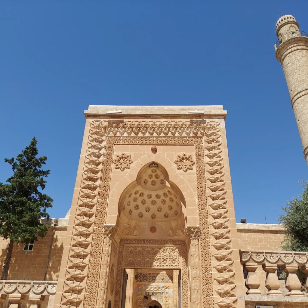Mardin Zinciriye Medresesi: An Artuqid Madrasa and Religious Complex 3 Mardin Zinciriye Medresesi