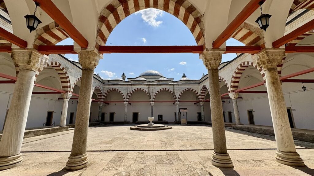 Sultan Bayezid II Complex: An Ottoman Medical and Charitable Foundation in Edirne 2 Sultan Bayezid II Complex