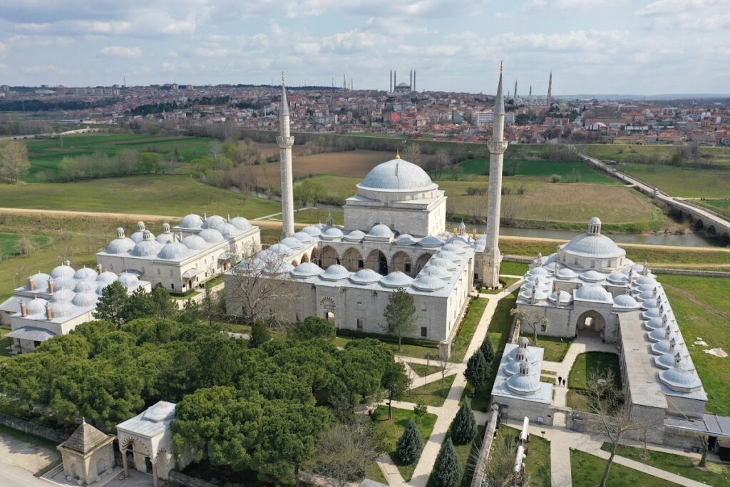 Sultan Bayezid II Complex: An Ottoman Medical and Charitable Foundation in Edirne 3 Sultan Bayezid II Complex