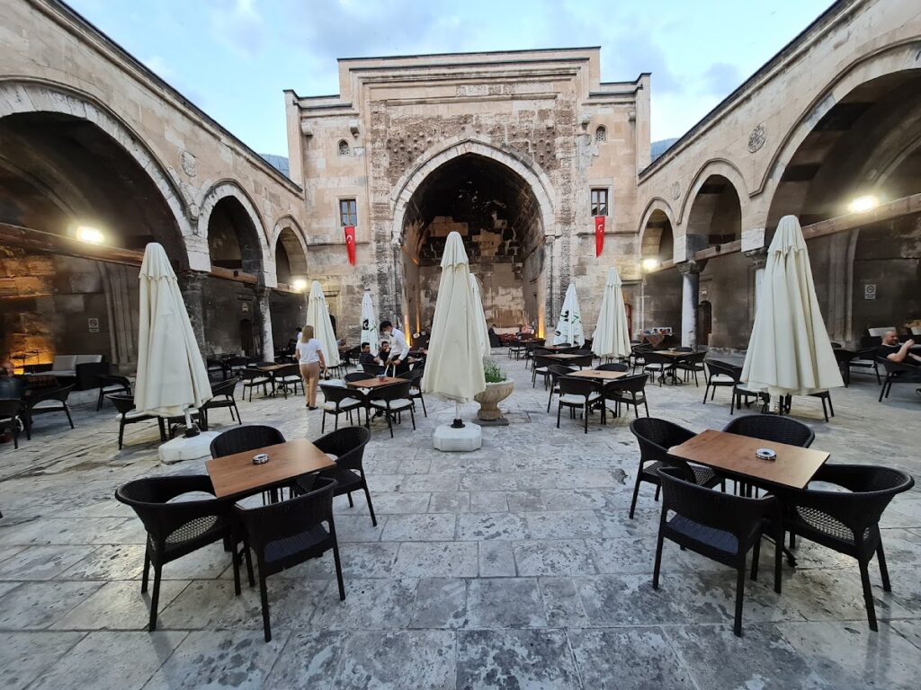 Buruciye Medresesi: A Seljuk Islamic Educational Institution in Sivas 3 Buruciye Medresesi