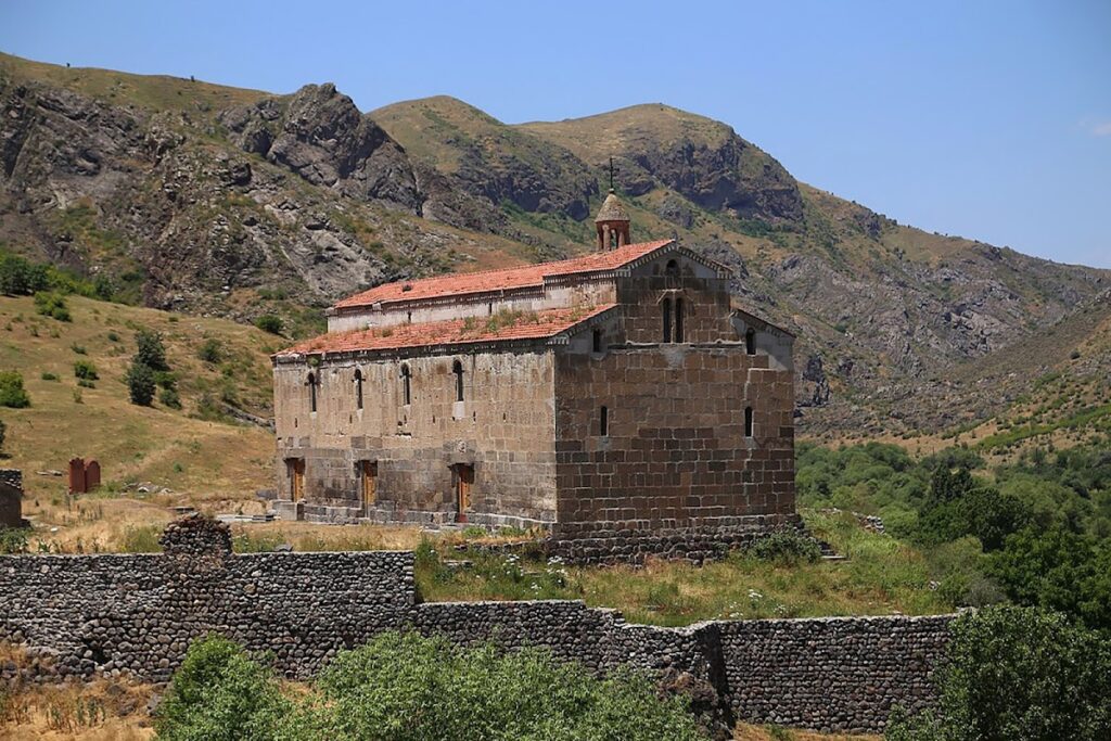 Tsitsernavank Monastery: An Early Medieval Armenian Basilica in Azerbaijan 1 Tsitsernavank Monastery