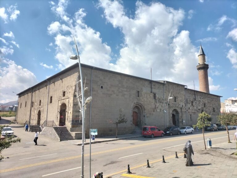 Erzurum Mosque: A Seljuk-Era Friday Mosque in Türkiye