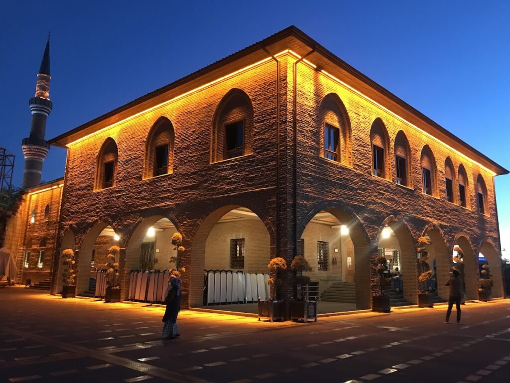 Hacı Bayram Mosque: An Ottoman Religious Center in Ankara 3 Hacı Bayram Mosque