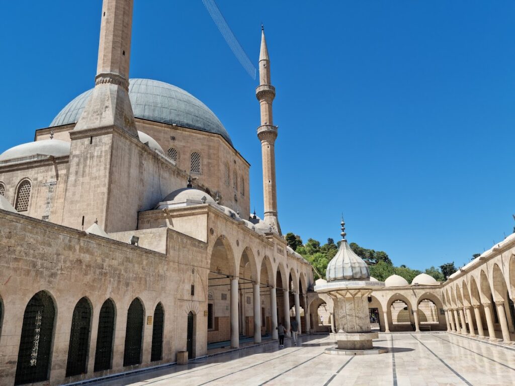 Balıklıgöl: Sacred Pools and Religious Heritage in Türkiye 5 Balıklıgöl