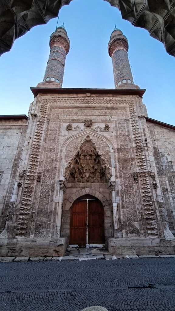 Şifaiye Medrese: A Seljuk Hospital and Medical School in Sivas 2 Şifaiye Medrese