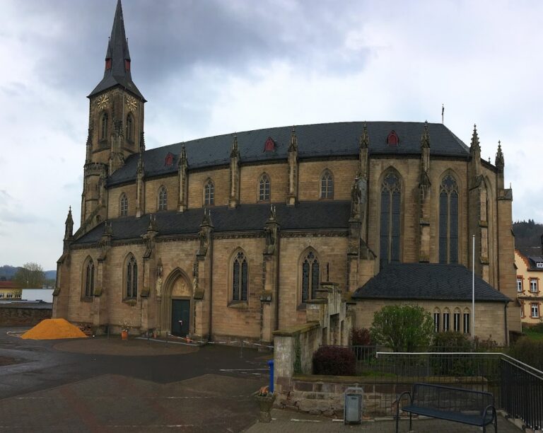 St. Katharina: A Neo-Gothic Parish Church in Wallerfangen, Germany