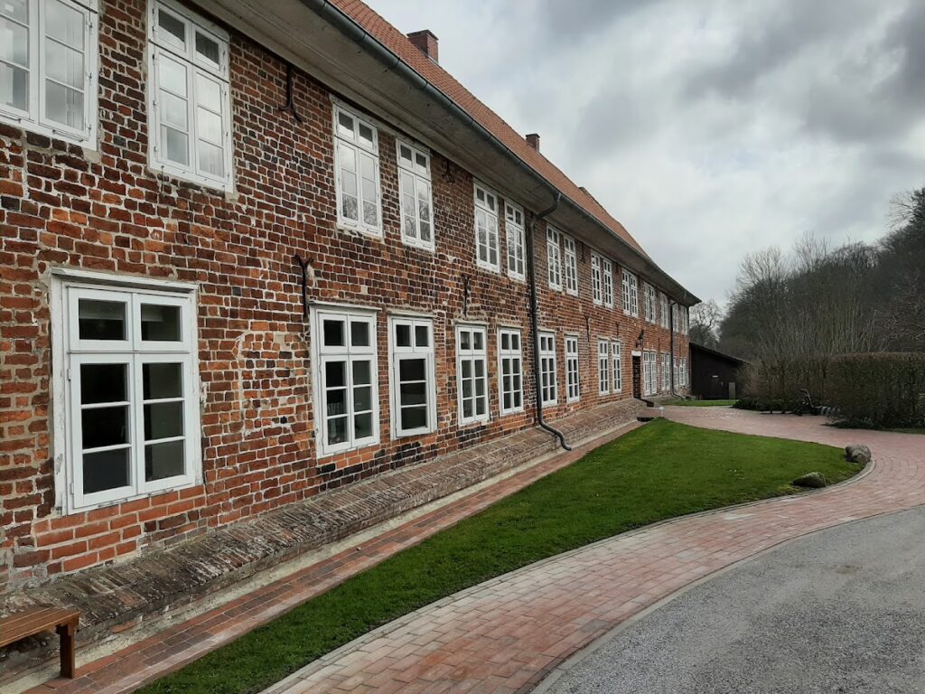 Neuenwalde Convent: A Lutheran Damsels’ Convent in Germany 2 Neuenwalde Convent