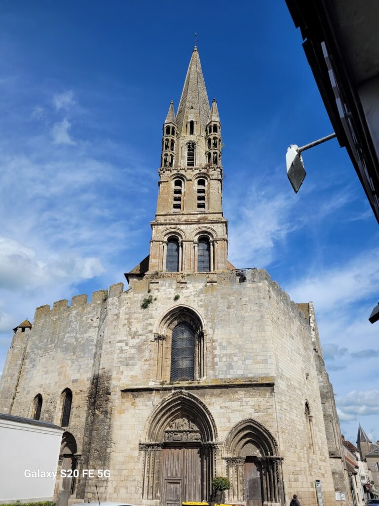 Église Notre-Dame-du-Fort d’Étampes: A Medieval Collegiate Church in France
