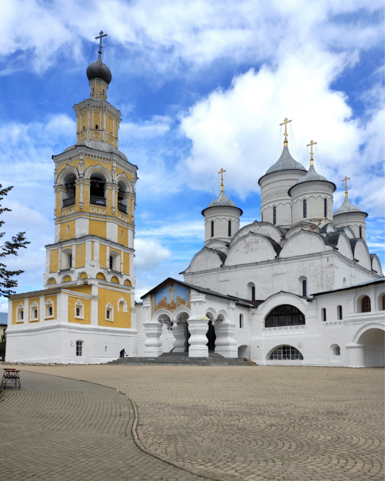 Spaso-Prilutsky Monastery: A Historic Russian Orthodox Monastery in Vologda