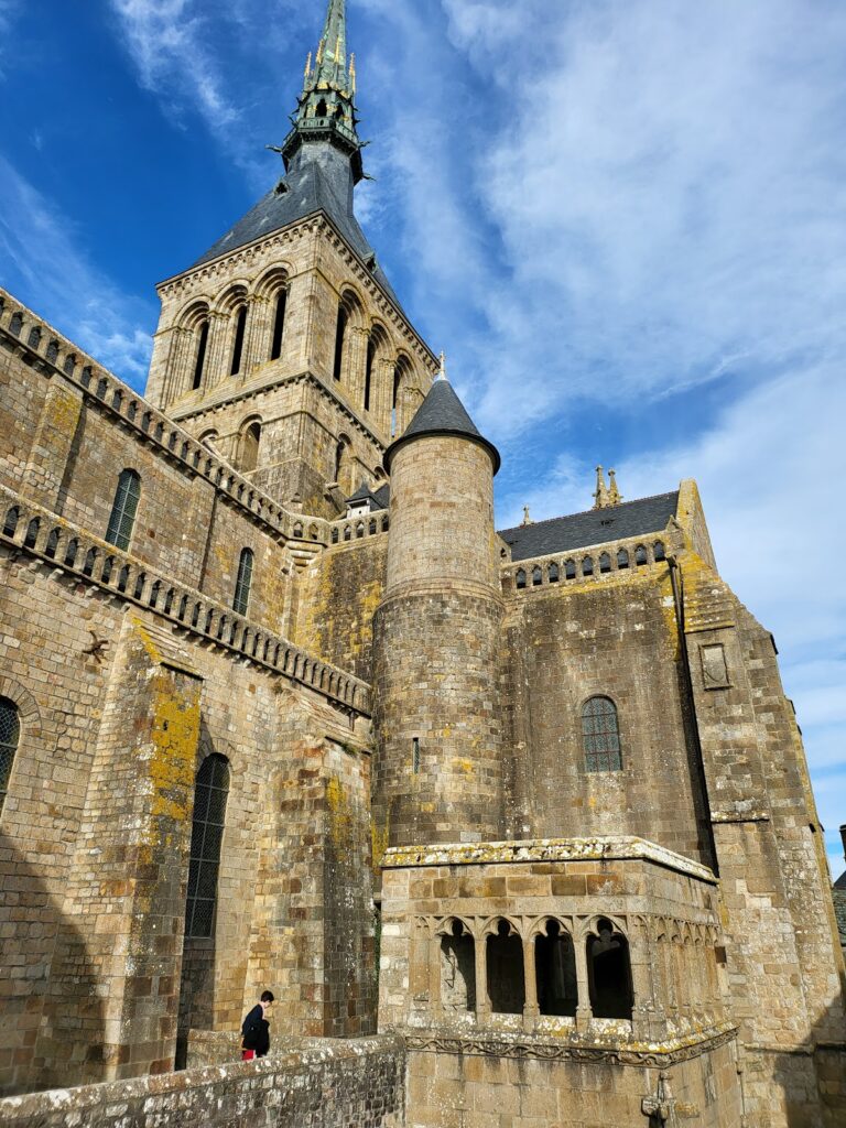 Mont-Saint-Michel Abbey: A Monastic and Fortified Sanctuary in France 4 Mont-Saint-Michel Abbey