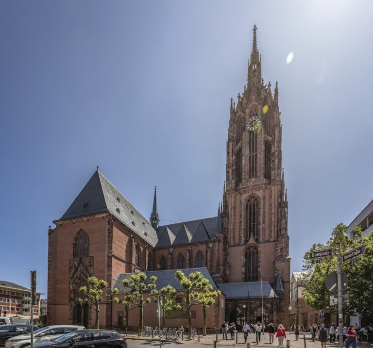 Frankfurt Cathedral: Imperial Church and Collegiate Foundation in Germany