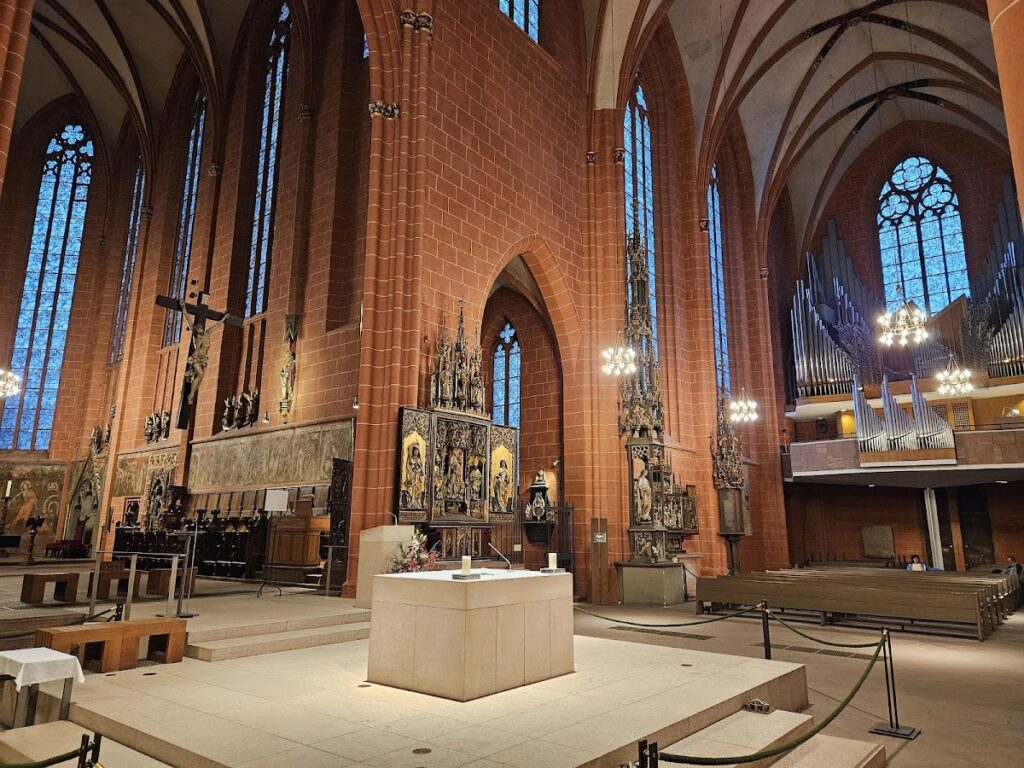 Frankfurt Cathedral: Imperial Church and Collegiate Foundation in Germany 3 Frankfurt Cathedral