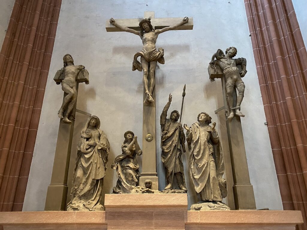 Frankfurt Cathedral: Imperial Church and Collegiate Foundation in Germany 4 Frankfurt Cathedral