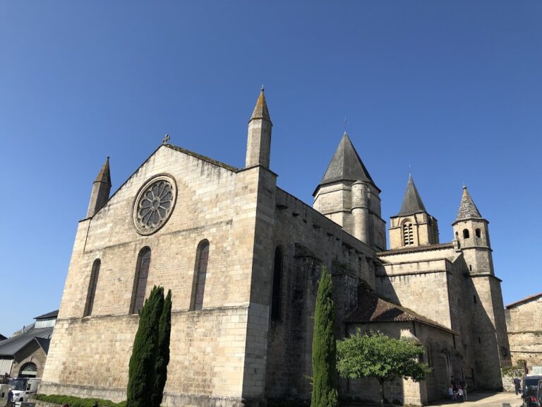 Collégiale Saint-Junien: A Romanesque Collegiate Church in France