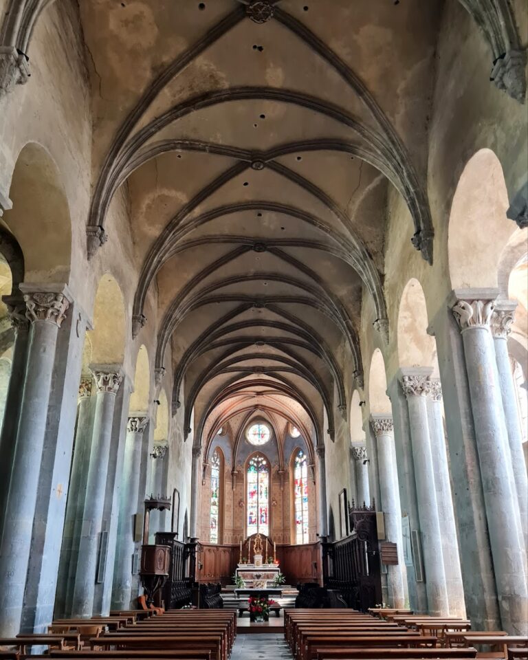 Abbey of Saint-Pierre Mozac: A Benedictine and Cluniac Monastery in France