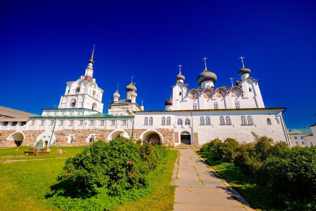 Solovetsky Monastery: A Russian Orthodox Monastic and Fortress Complex 2 Solovetsky Monastery