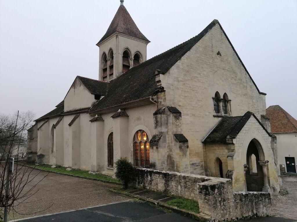 Saint-Prix Church in France: A Parish and Priory Church with Medieval and Renaissance Fabric 1 église Saint-Prix de Saint-Prix