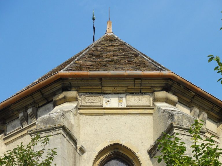 Saint-Prix Church in France: A Parish and Priory Church with Medieval and Renaissance Fabric