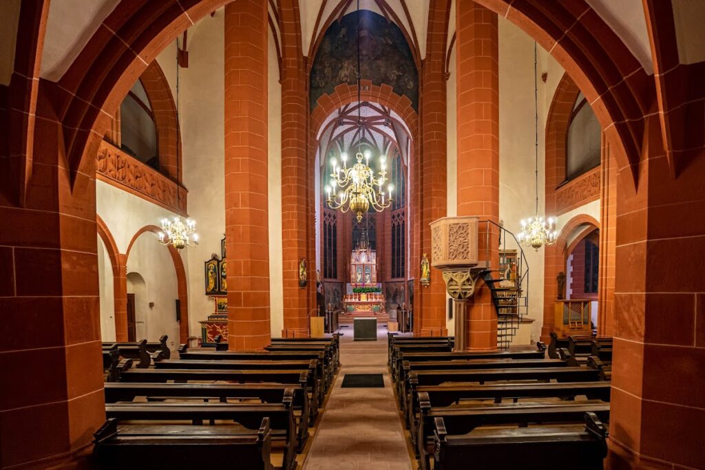 St. Leonhard: A Historic Roman Catholic Church in Frankfurt 2 St. Leonhard