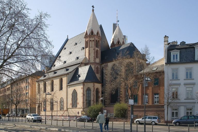 St. Leonhard: A Historic Roman Catholic Church in Frankfurt