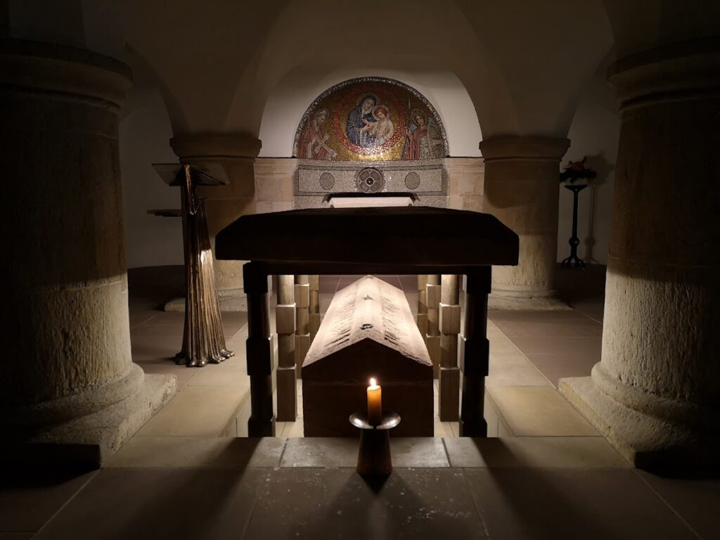 St. Michael's Church: An Ottonian Abbey Church in Hildesheim, Germany 5 St. Michael's Church
