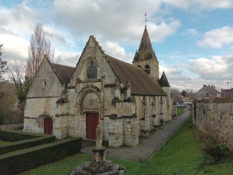 Église Saint-Jean-Baptiste de Saintines: A Medieval Roman Catholic Parish Church in France