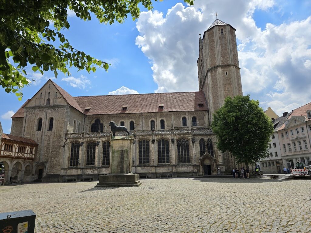 Brunswick Cathedral: A Welf Dynastic and Protestant Church in Germany 1 Brunswick Cathedral