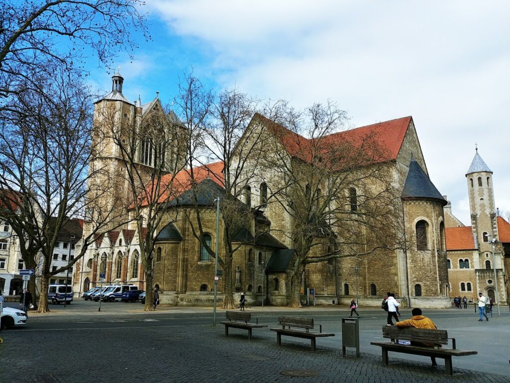 Brunswick Cathedral: A Welf Dynastic and Protestant Church in Germany 4 Brunswick Cathedral