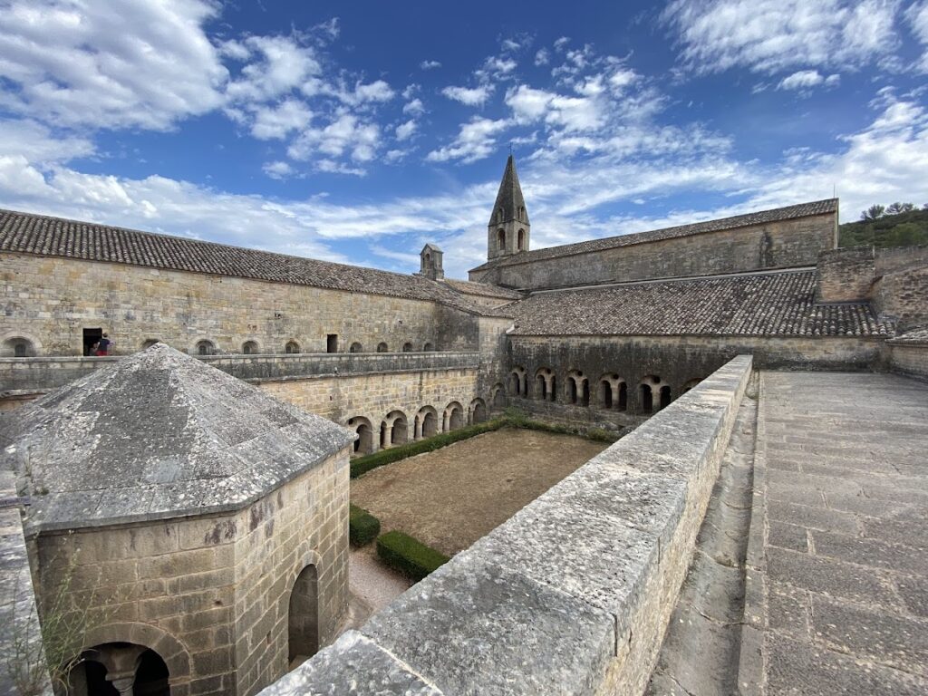Le Thoronet Abbey: A Cistercian Monastic Complex in France 1 Le Thoronet Abbey
