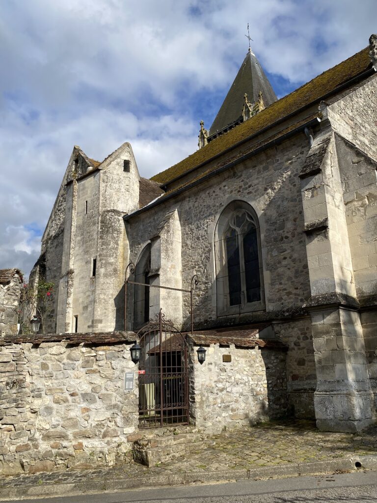 Église Saint-Martin d'Ermenonville: A Historic Parish Church in France 2 Eglise Saint-Martin d'Ermenonville