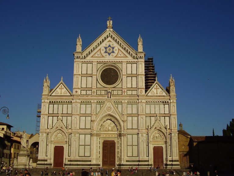 Basilica of Santa Croce: A Franciscan Church and National Pantheon in Florence