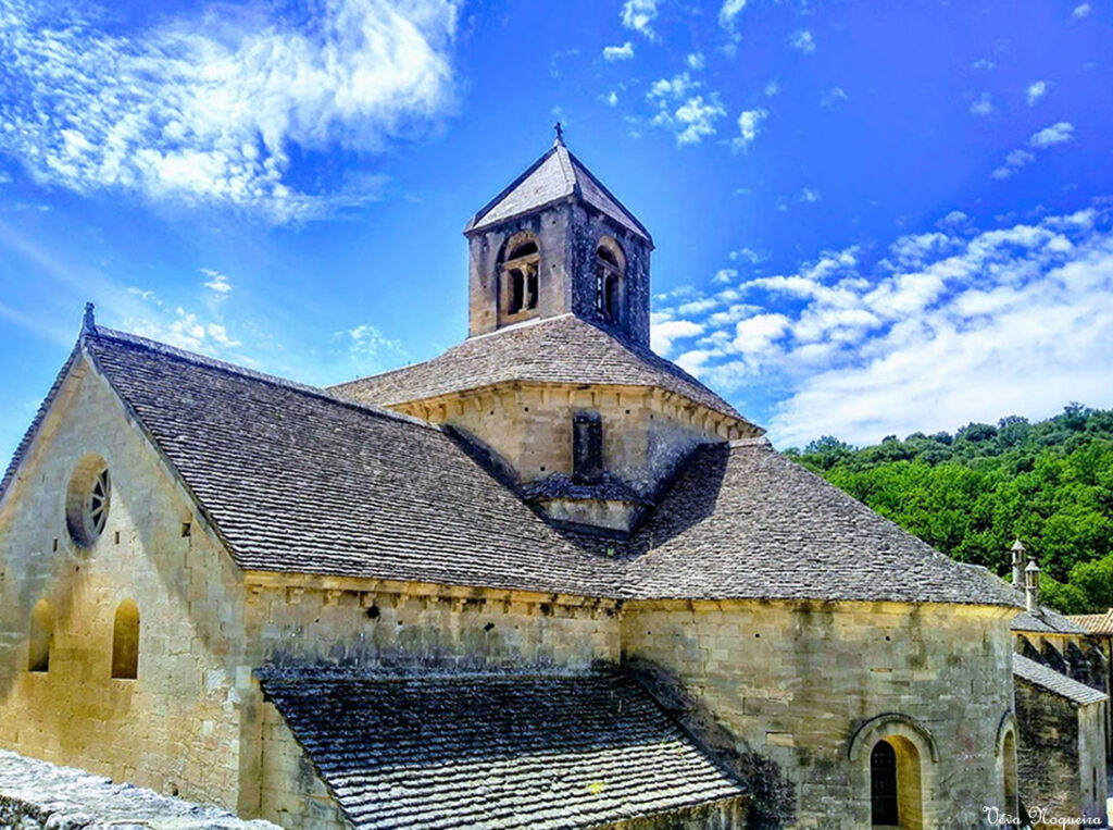 Sénanque Abbey: A Cistercian Monastery in Provence 4 Sénanque Abbey
