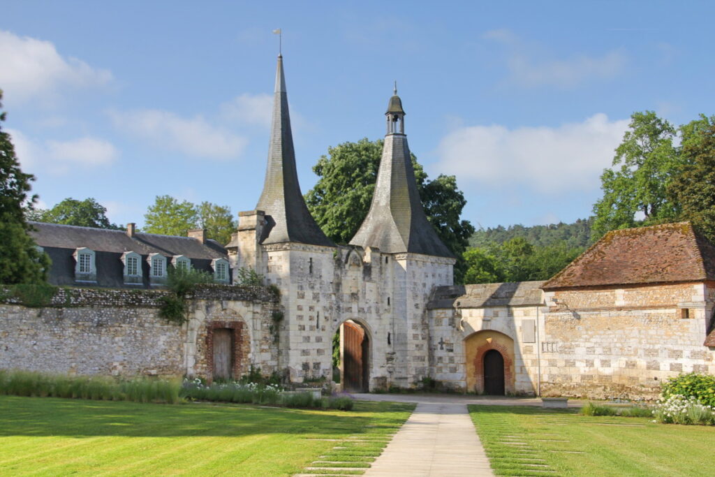 Bec Abbey: A Benedictine Monastery in Normandy 1 Bec Abbey