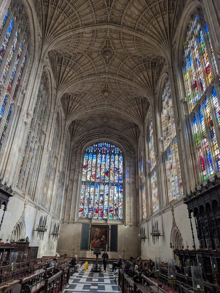 St George’s Chapel, Windsor: Royal Chapel and Home of the Order of the Garter 4 St George's Chapel, Windsor