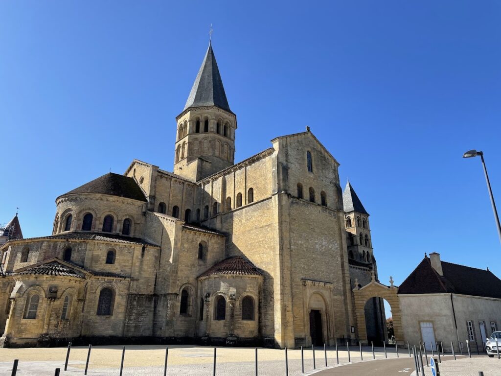 Basilica of Paray-le-Monial: A Cluniac Romanesque Church in France 2 Basilica of Paray-le-Monial