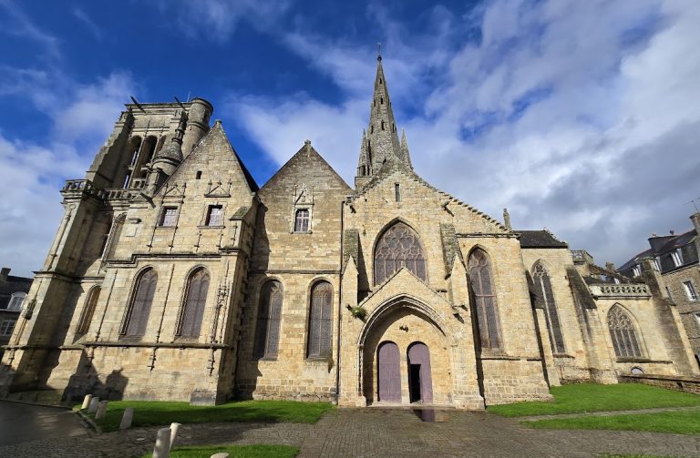Basilique Notre-Dame de Bon-Secours de Guingamp: A Marian Pilgrimage Basilica in France