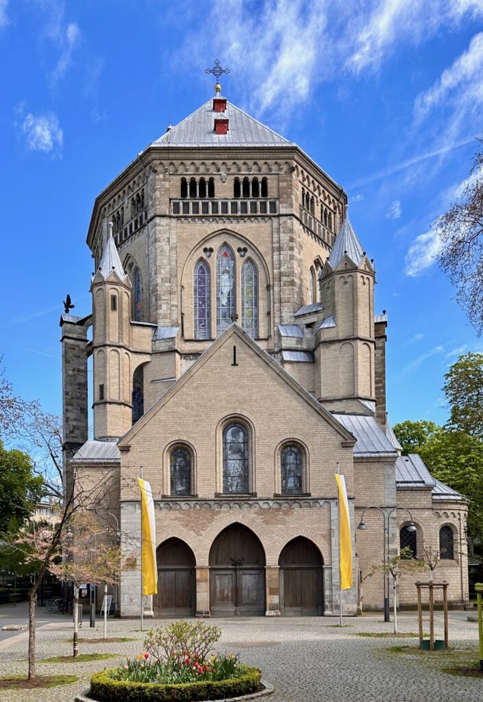 St. Gereon's Basilica: A Romanesque Church Over a Late-Antique Central Building 2 St. Gereon's Basilica