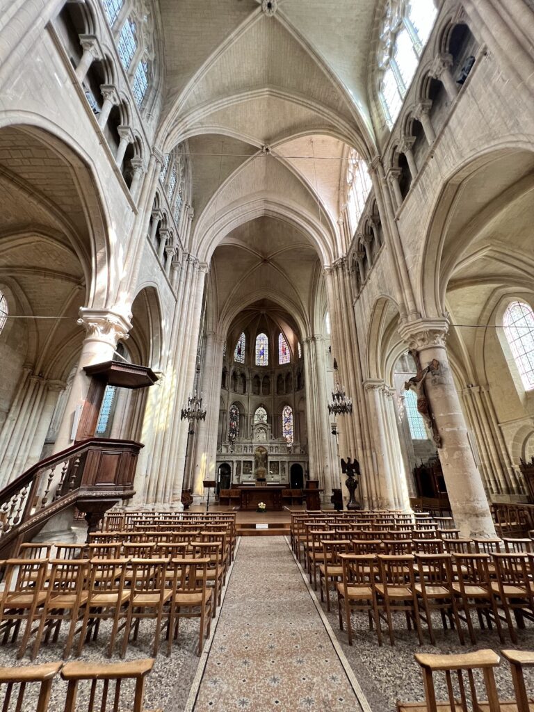 Église Notre-Dame: A Gothic Parish Church in Taverny, France 3 Église Notre-Dame