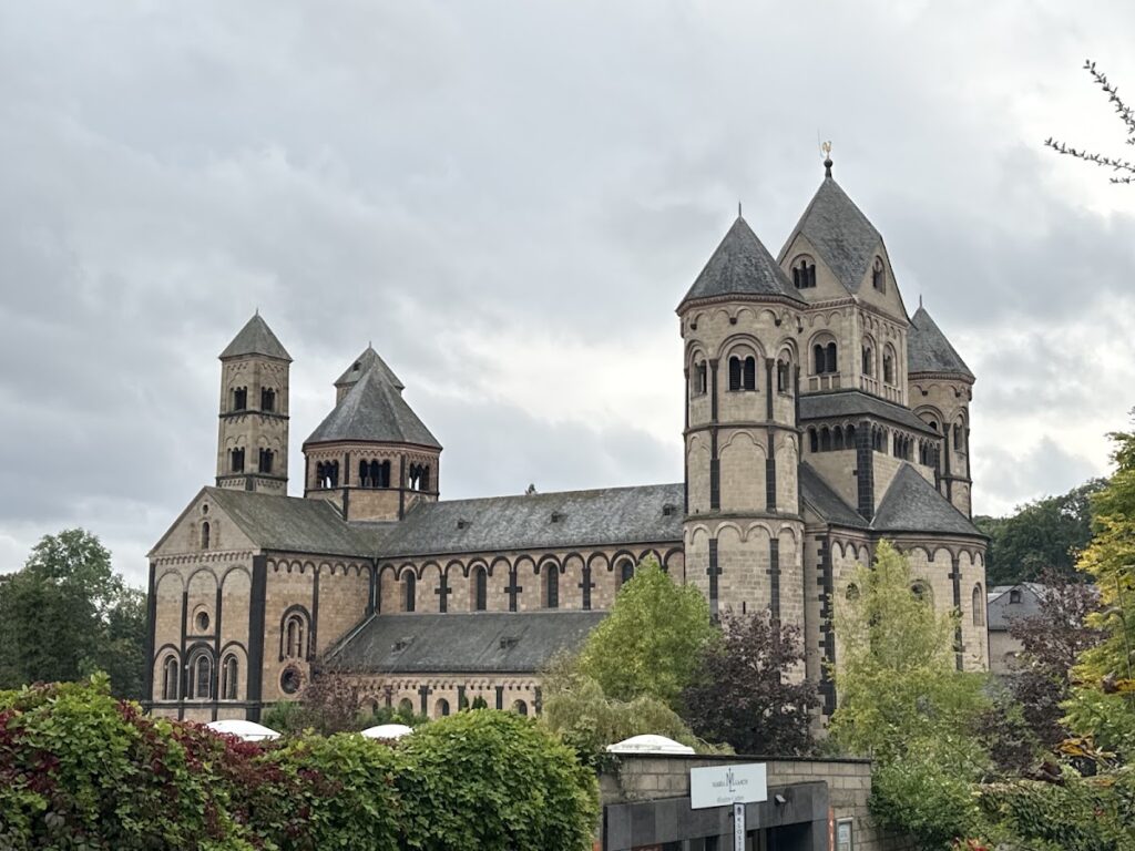 Maria Laach Abbey: A Romanesque Benedictine Monastery in Germany 2 Maria Laach Abbey