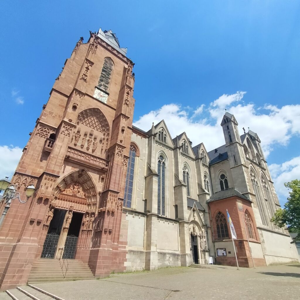 Wetzlar Cathedral: A Shared Gothic Church in Germany 1 Wetzlar Cathedral