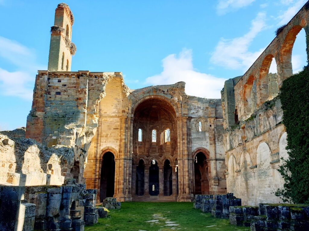 Moreruela Abbey: An Early Cistercian Monastery in Spain 2 Moreruela Abbey